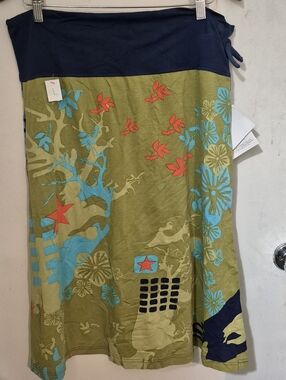 Ojai  Print Skirt with Navy Waistband SZ.L NWT